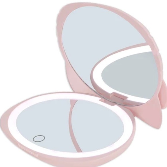 Impressions for Hello Kitty Battery Compact Mirror - Picture 5 of 7